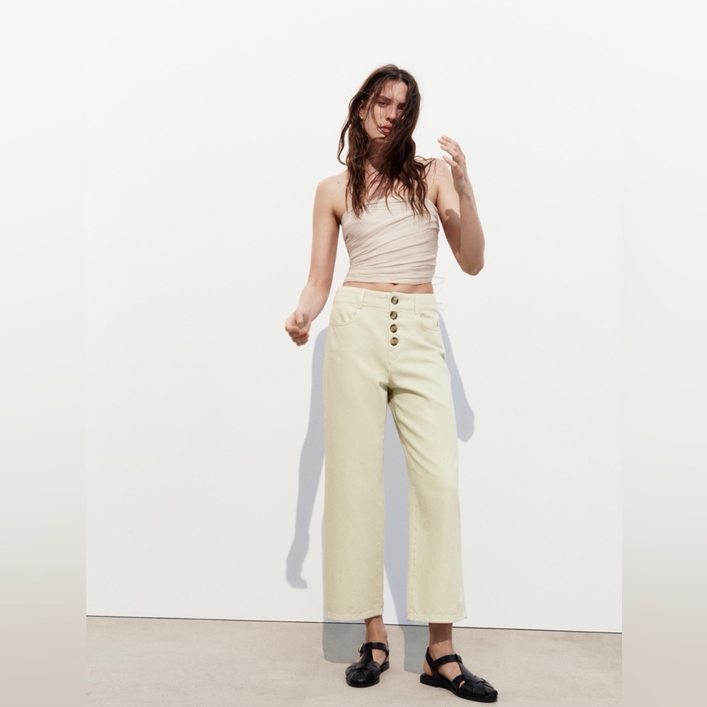 Zara Women's Pastel Green High-Waisted Jeans